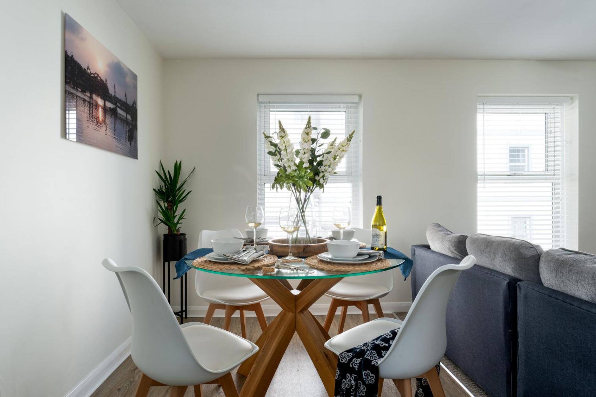 Lawsons Place - Family-Friendly Apartment With Parking On Babbacombe Downs In توركواي المظهر الخارجي الصورة