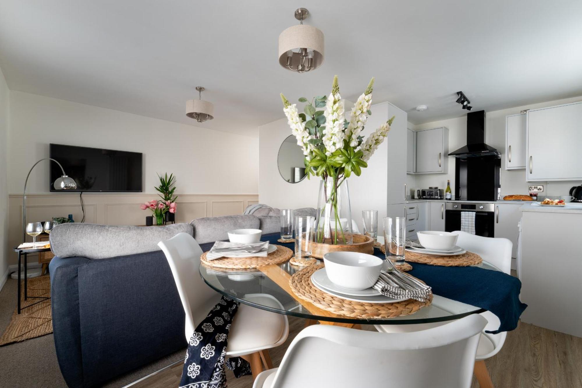 Lawsons Place - Family-Friendly Apartment With Parking On Babbacombe Downs In توركواي المظهر الخارجي الصورة